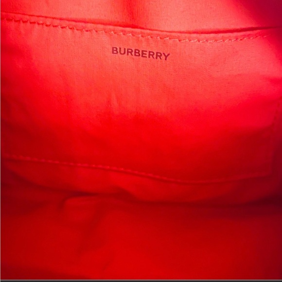 Burberry bag - Picture 7 of 8